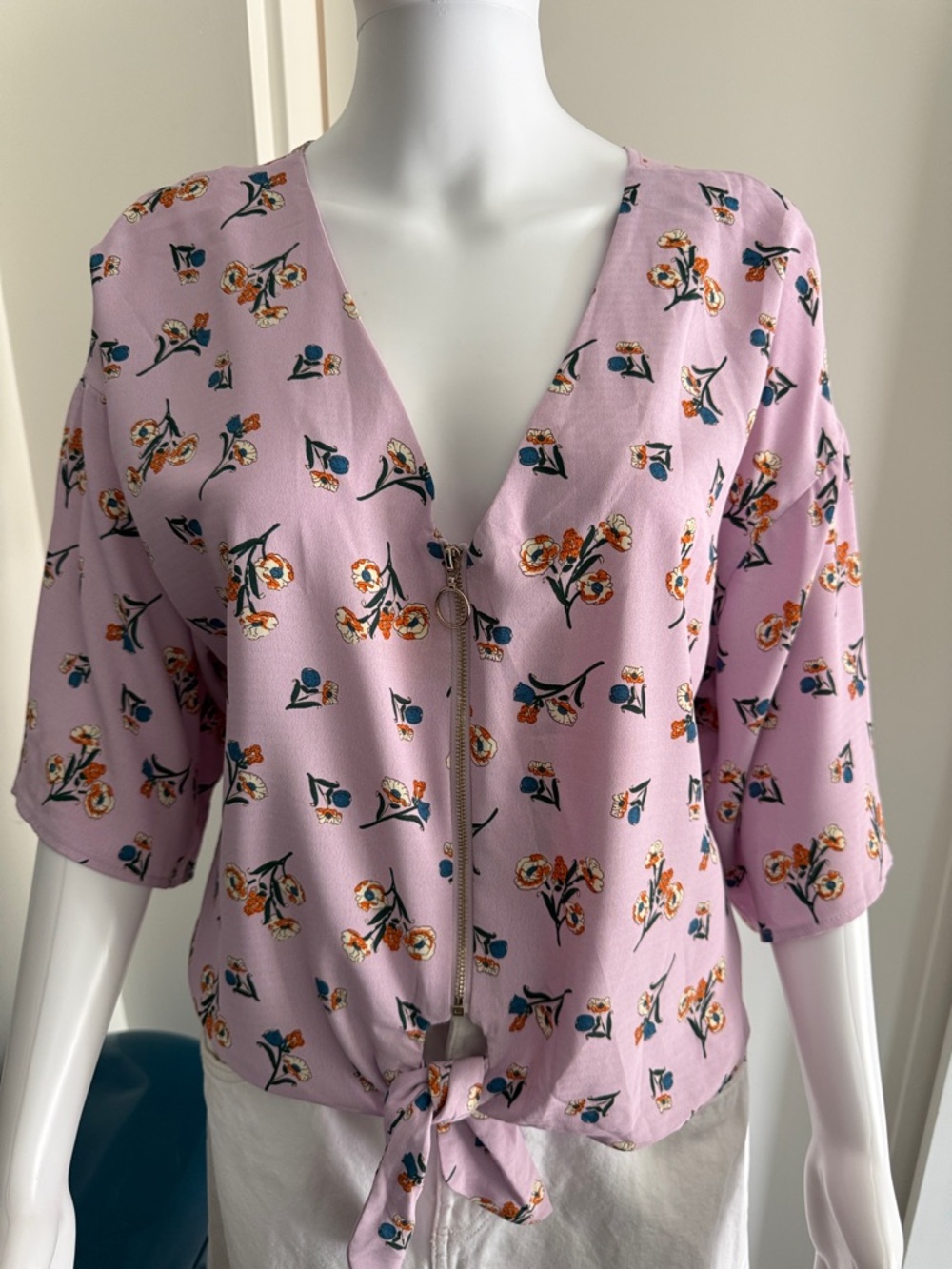 Floral Tie-Front Zip Blouse in Light Pink